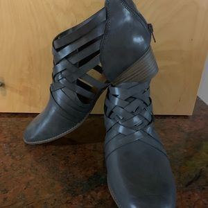 Maurices Size 9 grey booties - Brand New